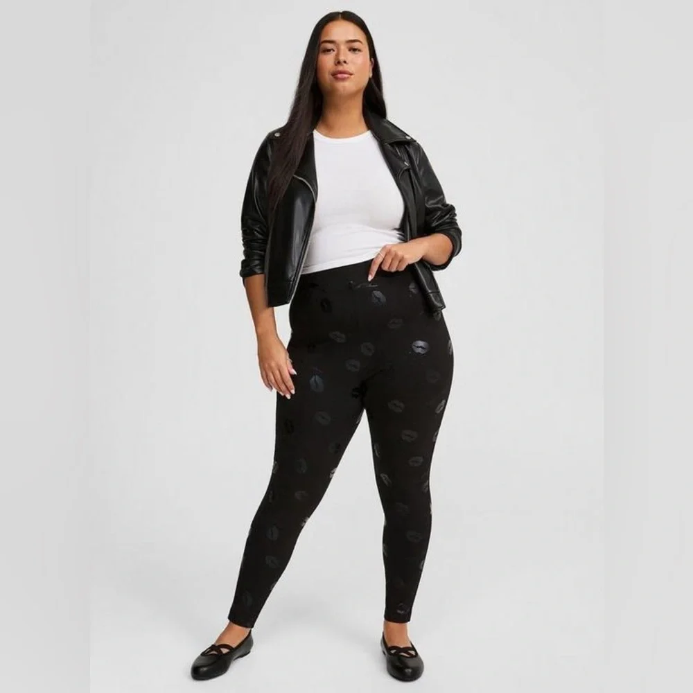 Torrid x Marilyn Monroe 2X (18-20) kisses full length legging - Picture 1 of 5